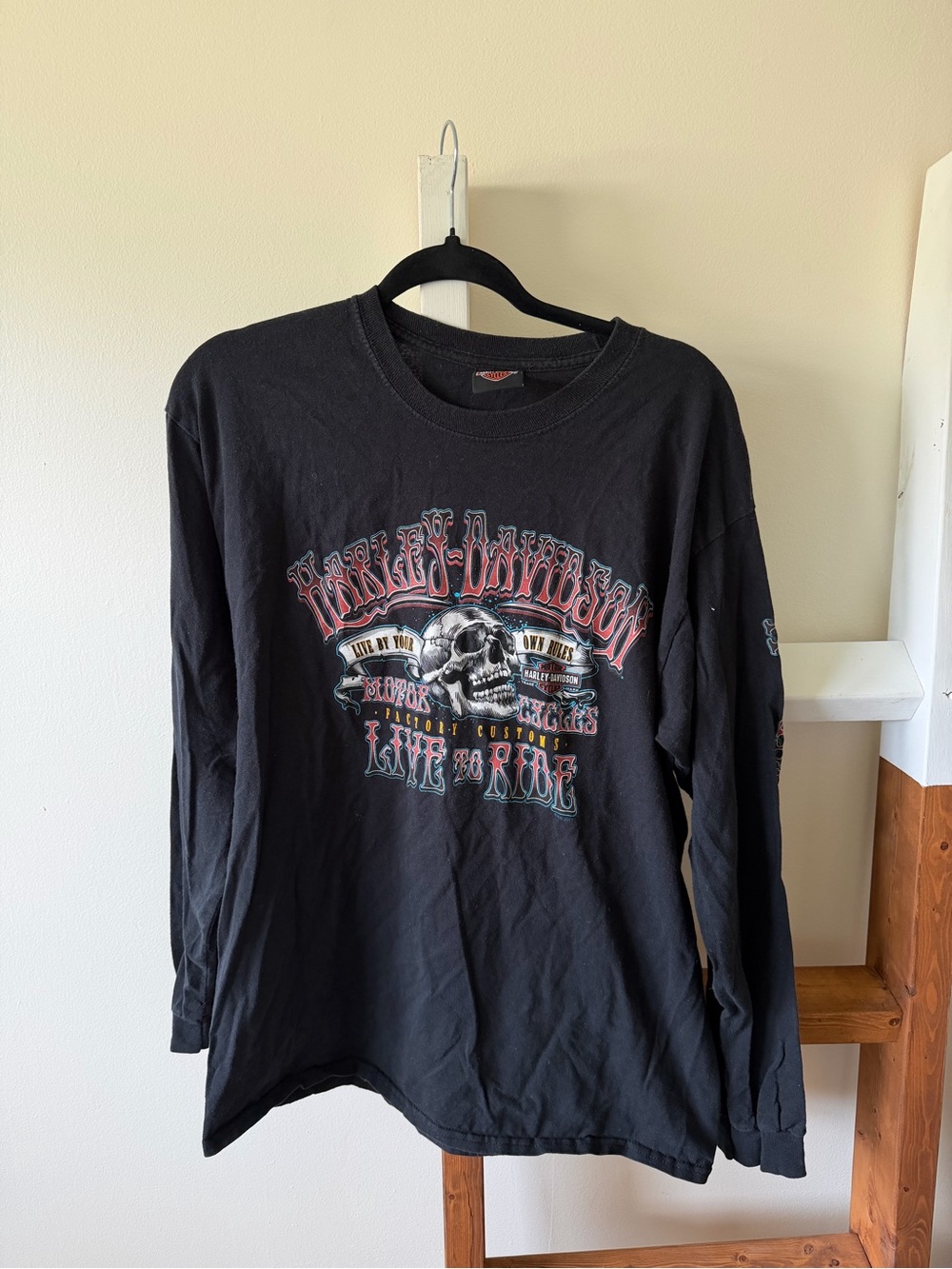 Harley-Davidson Black Long Sleeve Graphic Tee with Skull "Live to Ride"